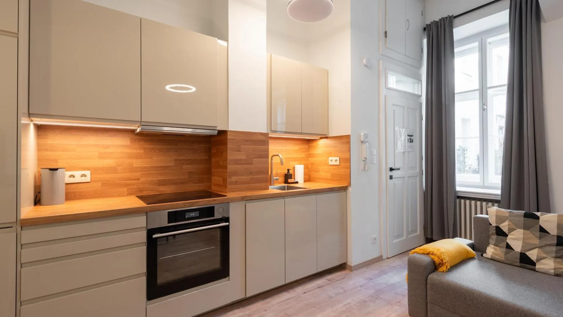 Eclectic And Design Duplex In Prague Apartamento